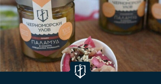 Зимна салата с паламуд и лук